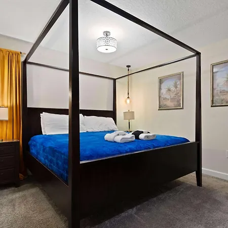 Come Stay In This 10 Bedroom In Orlando!